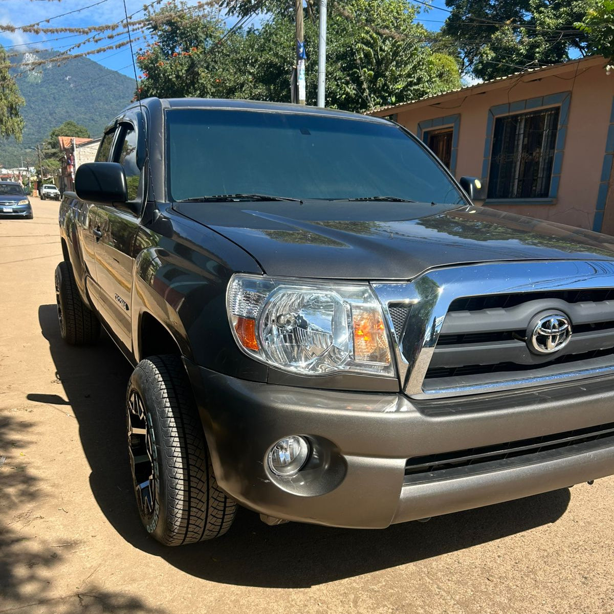 TOYOTA TACOMA 2012