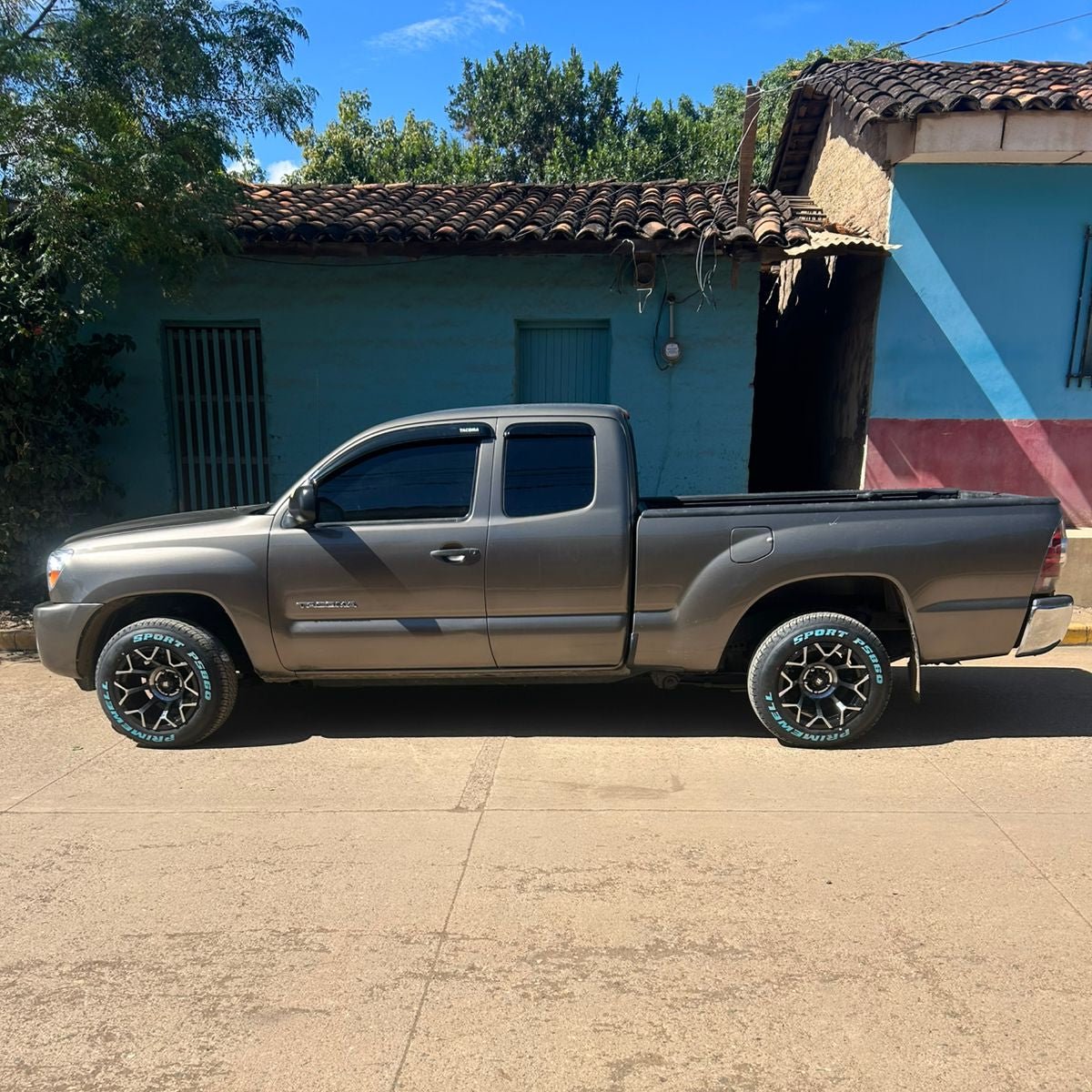 TOYOTA TACOMA 2012