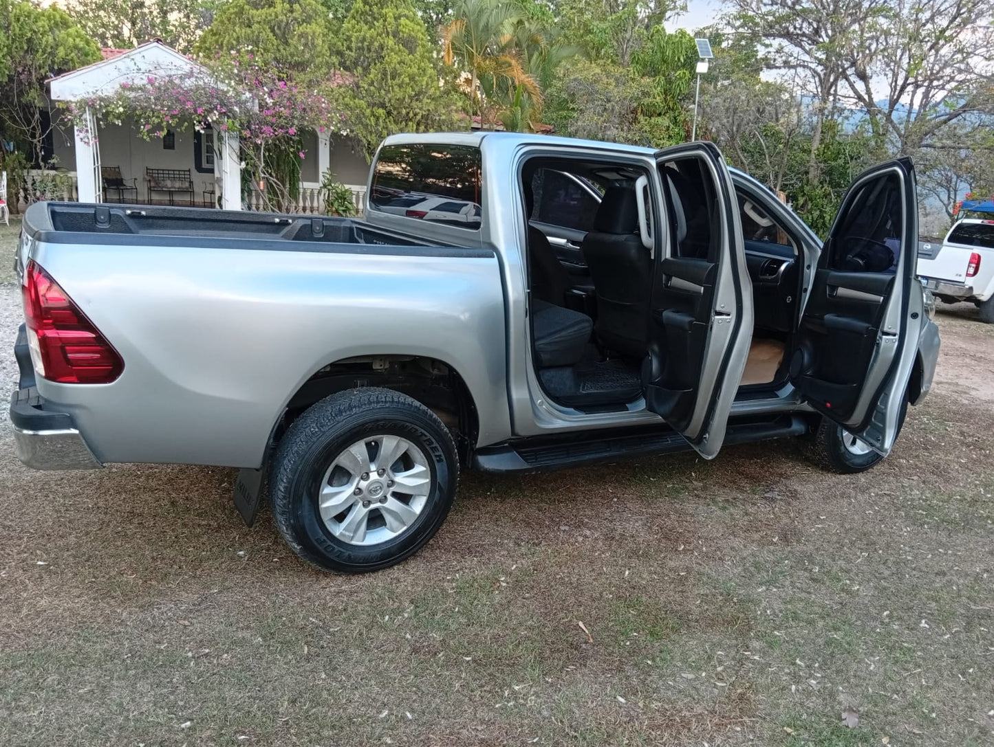 TOYOTA HILUX 2018