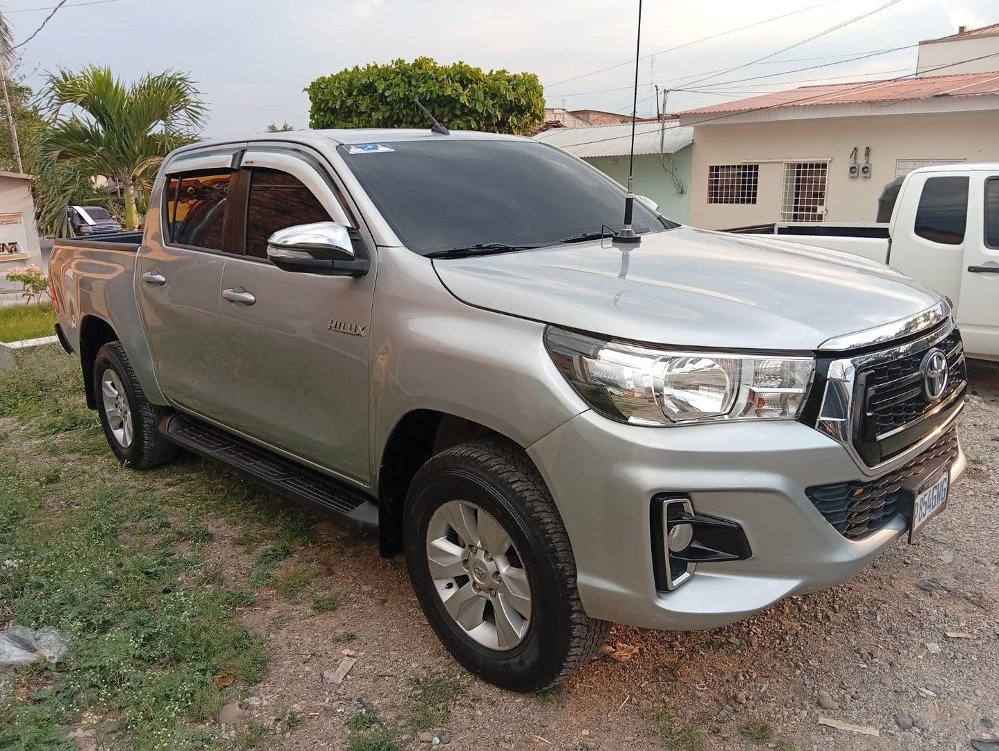 TOYOTA HILUX 2018