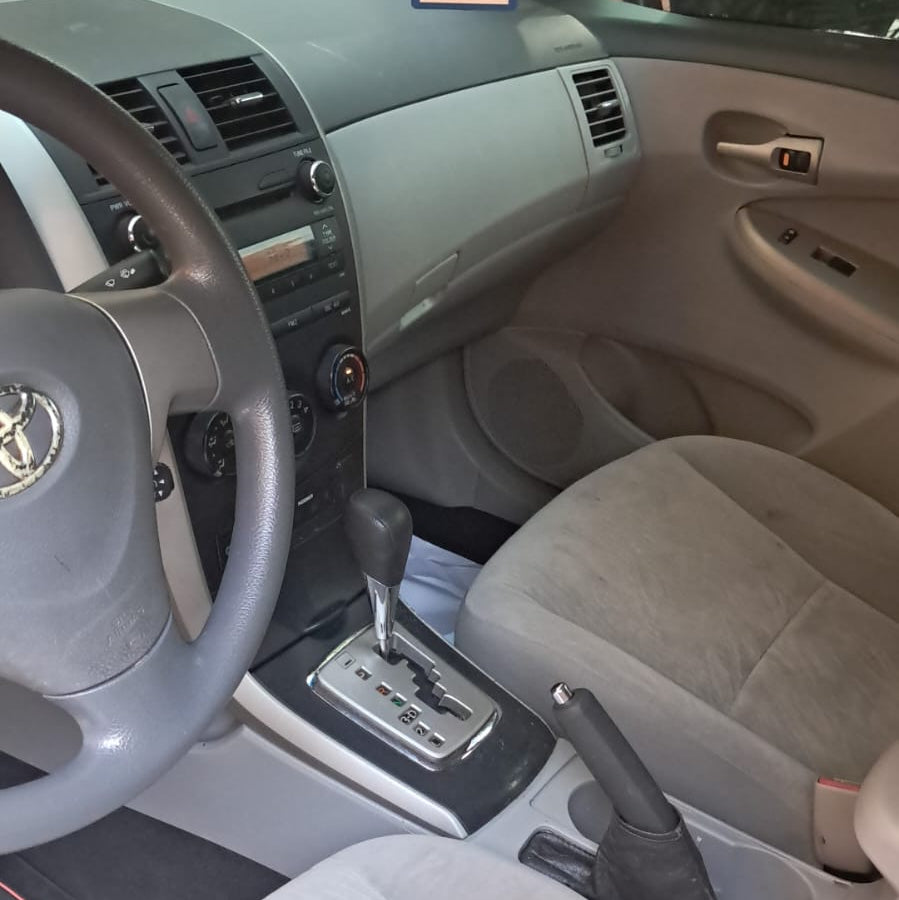 TOYOTA COROLLA 2010