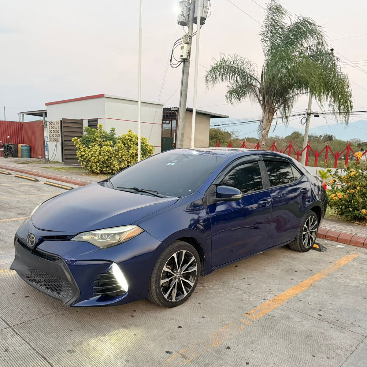 TOYOTA COROLLA 2017