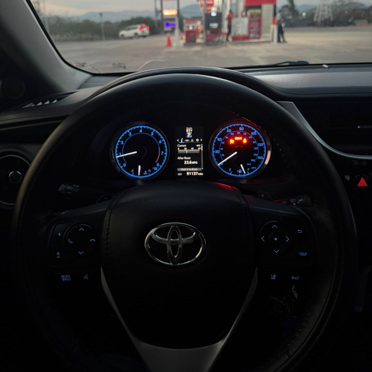 TOYOTA COROLLA 2017