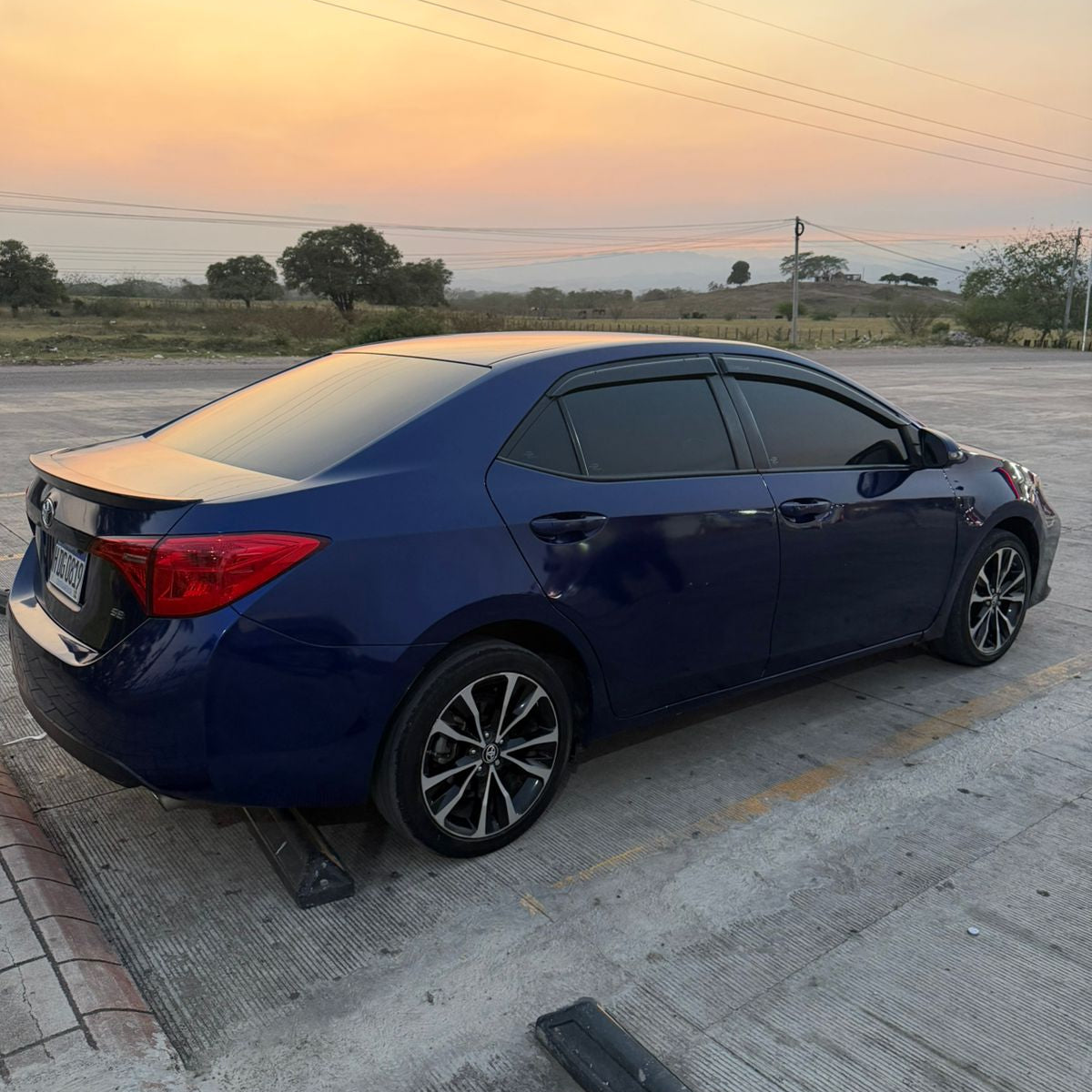 TOYOTA COROLLA 2017