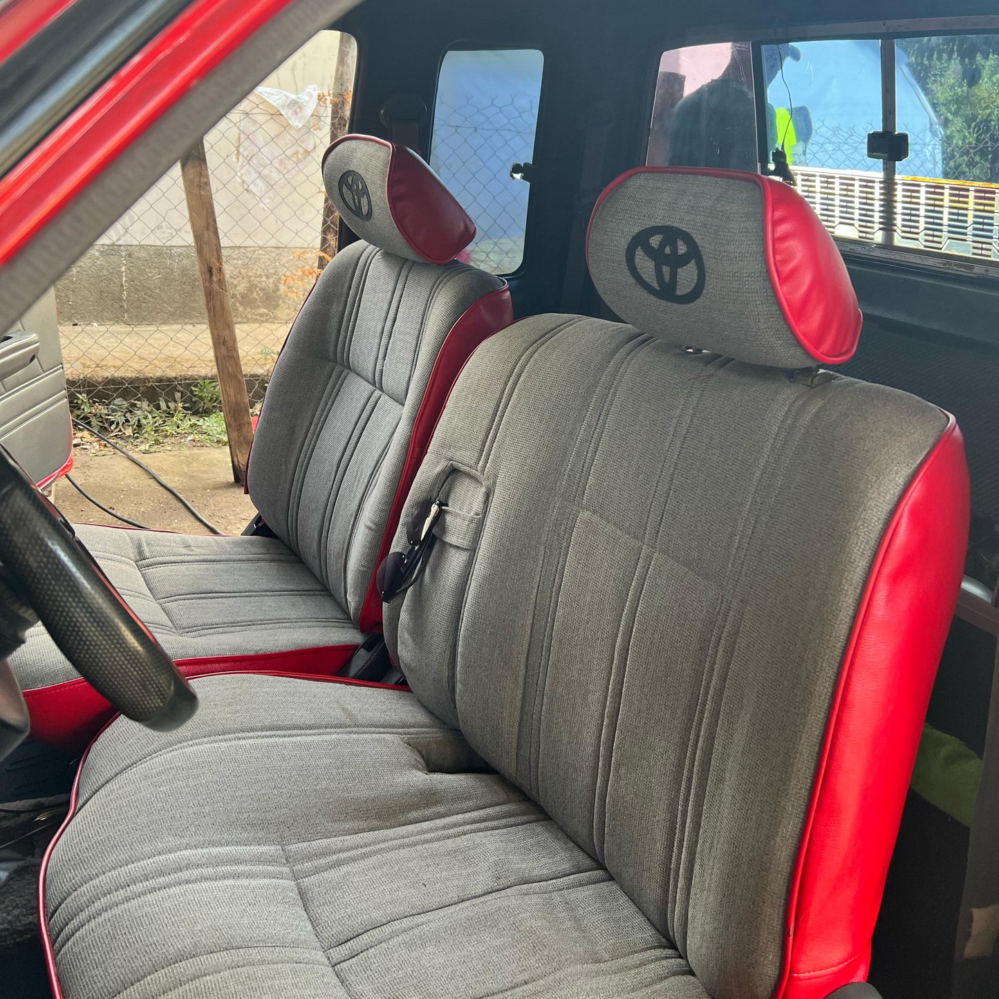 TOYOTA HILUX 22R 1993