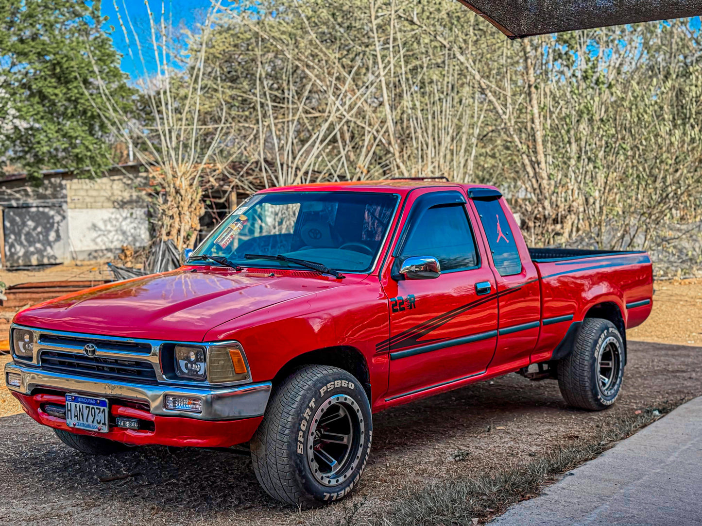 TOYOTA HILUX 22R 1993
