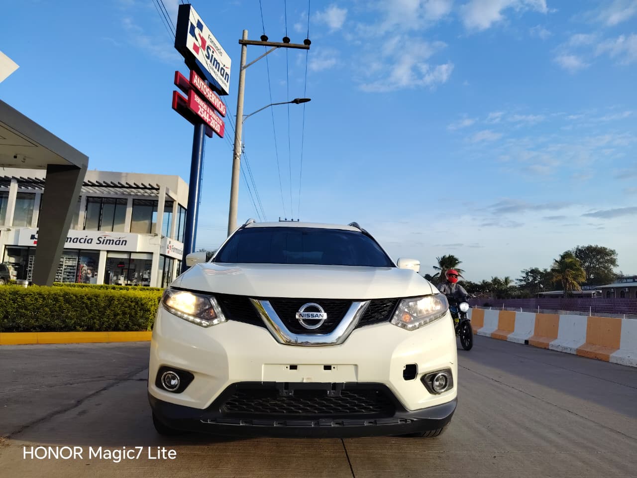 NISSAN ROGUE 2015