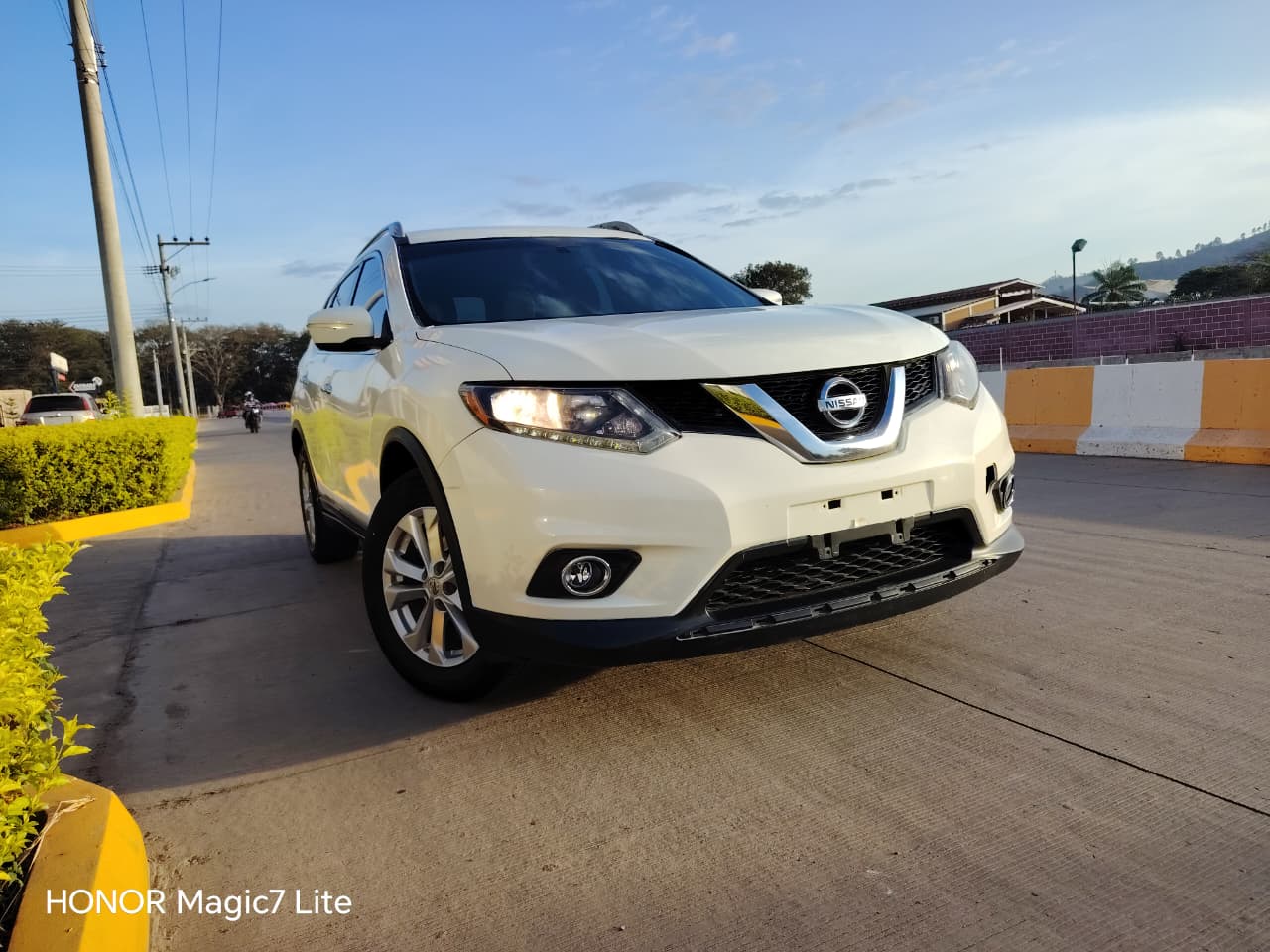 NISSAN ROGUE 2015
