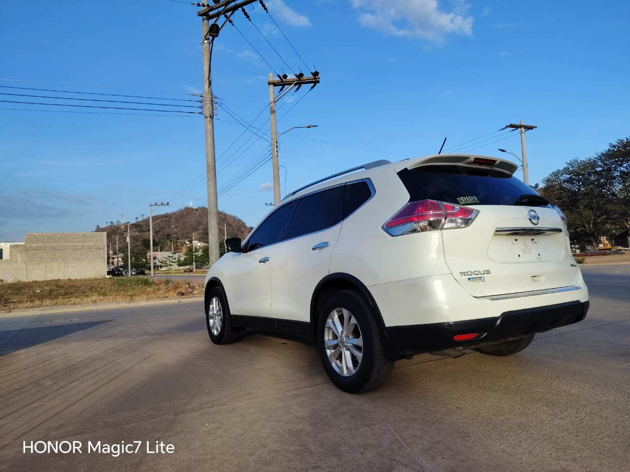 NISSAN ROGUE 2015