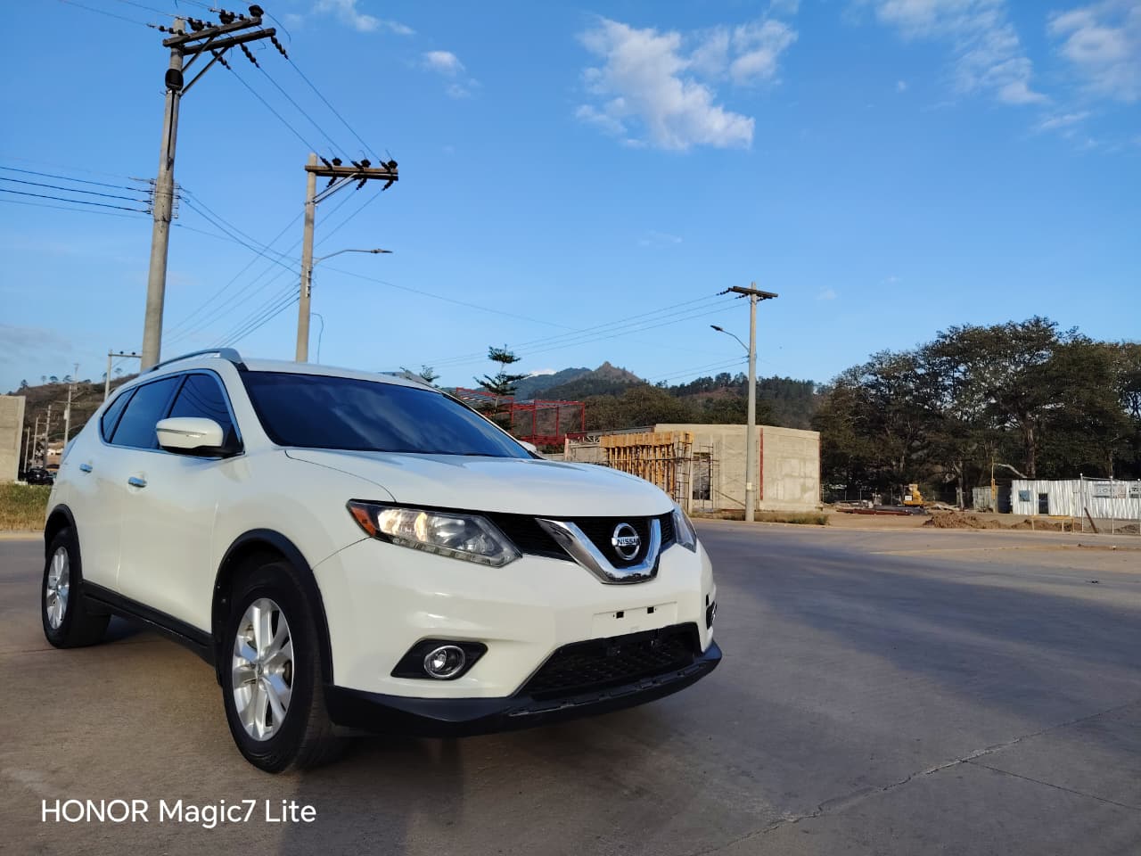NISSAN ROGUE 2015