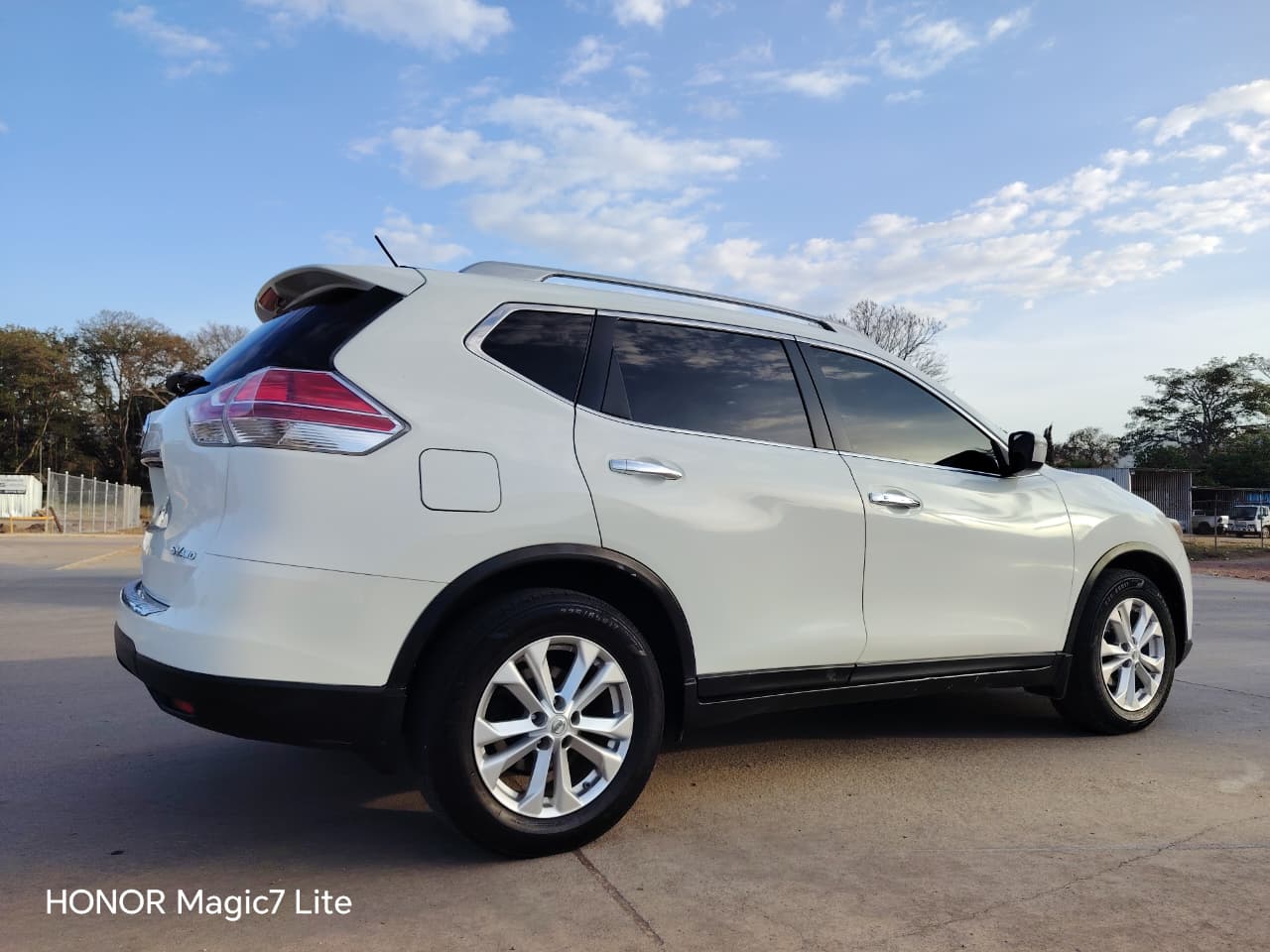 NISSAN ROGUE 2015