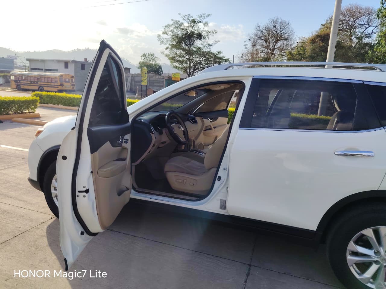 NISSAN ROGUE 2015