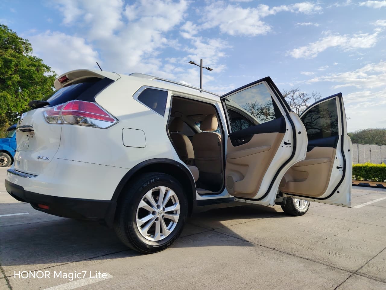 NISSAN ROGUE 2015