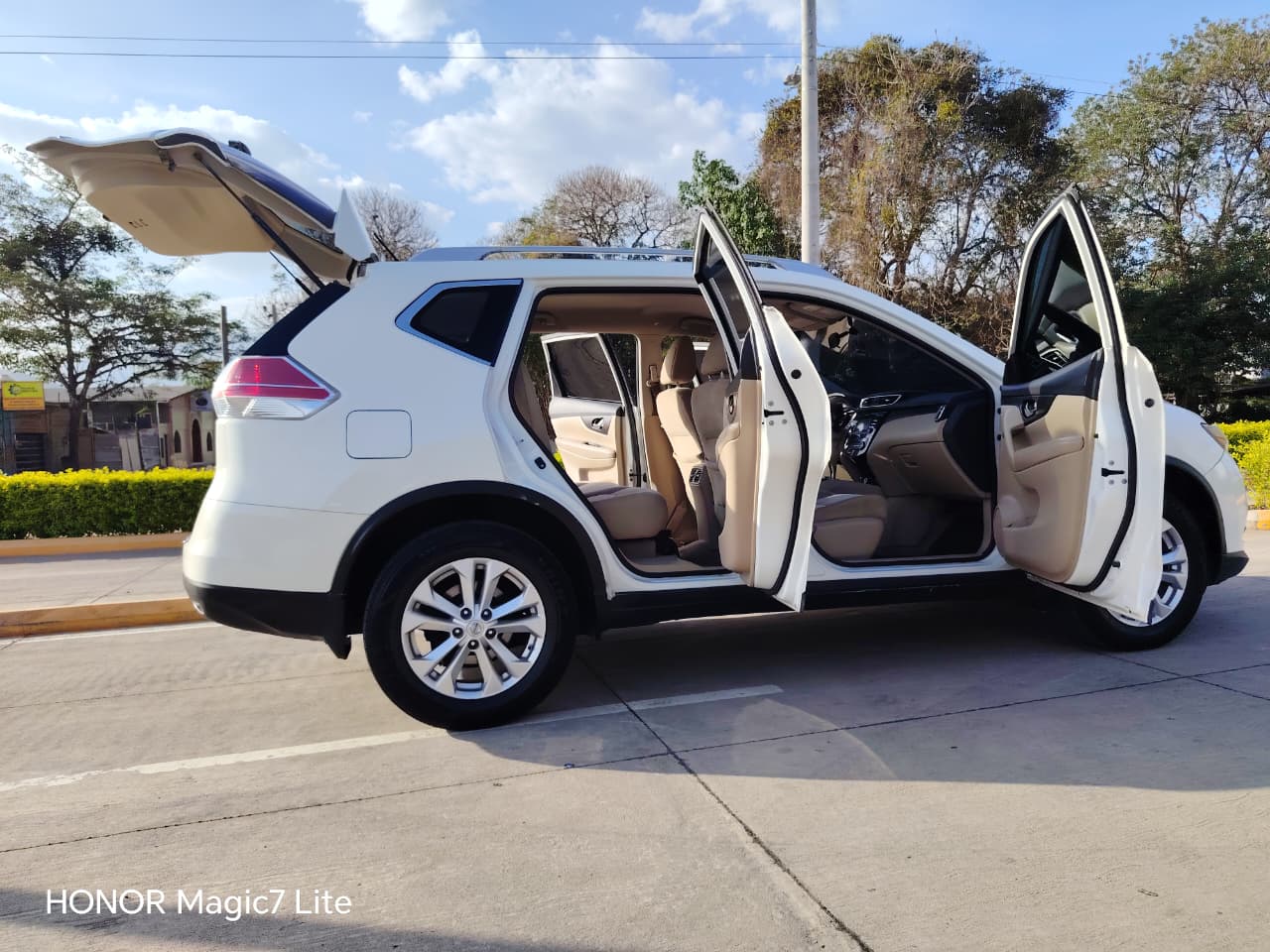 NISSAN ROGUE 2015
