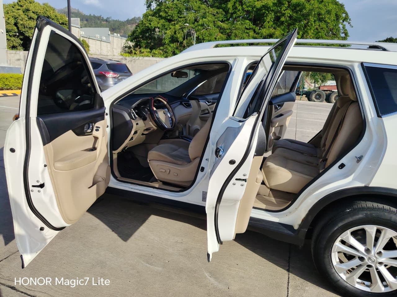 NISSAN ROGUE 2015