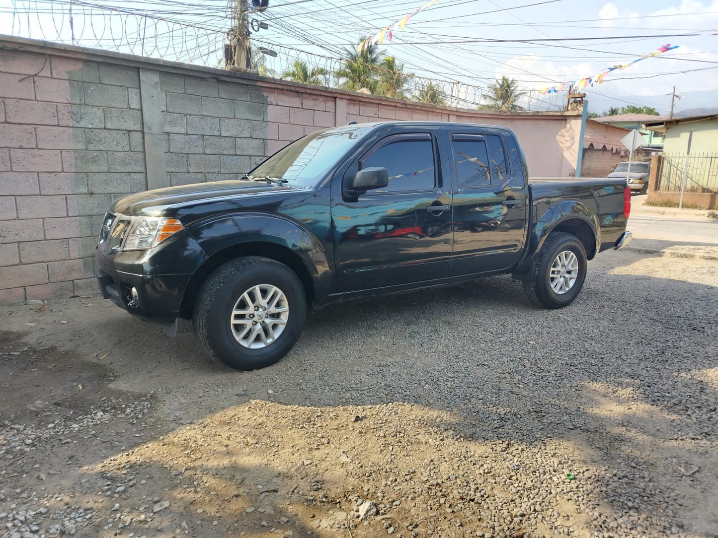 NISSAN FRONTIER 2014