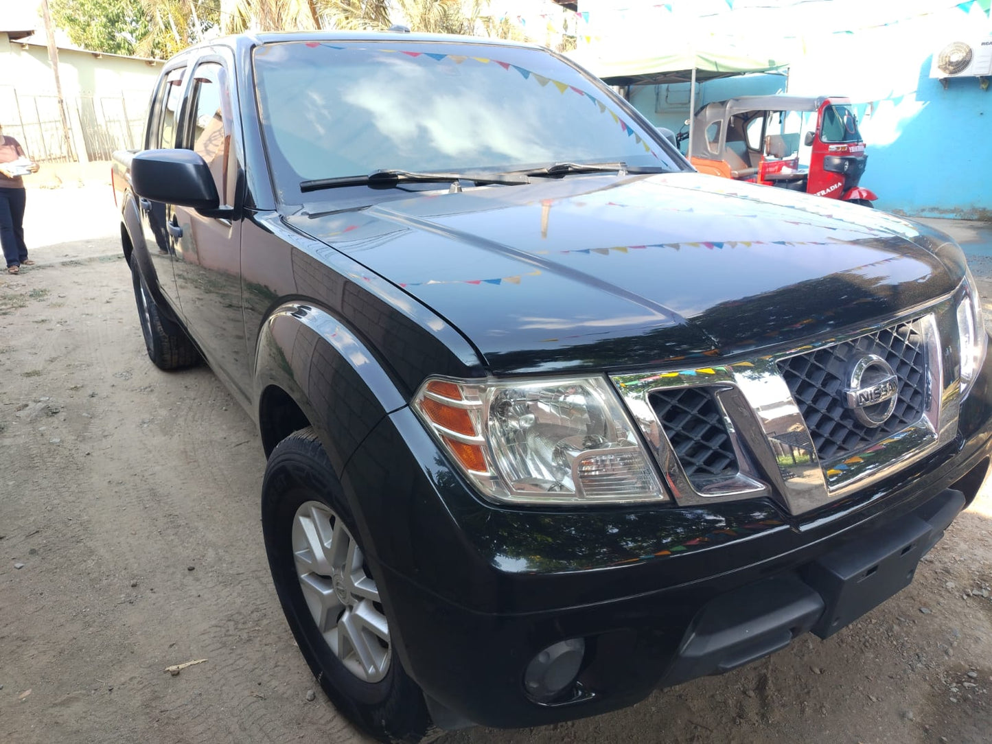NISSAN FRONTIER 2014