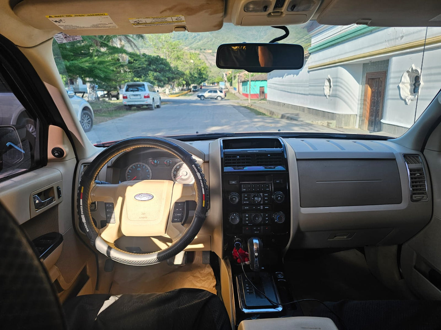 FORD ESCAPE 2010