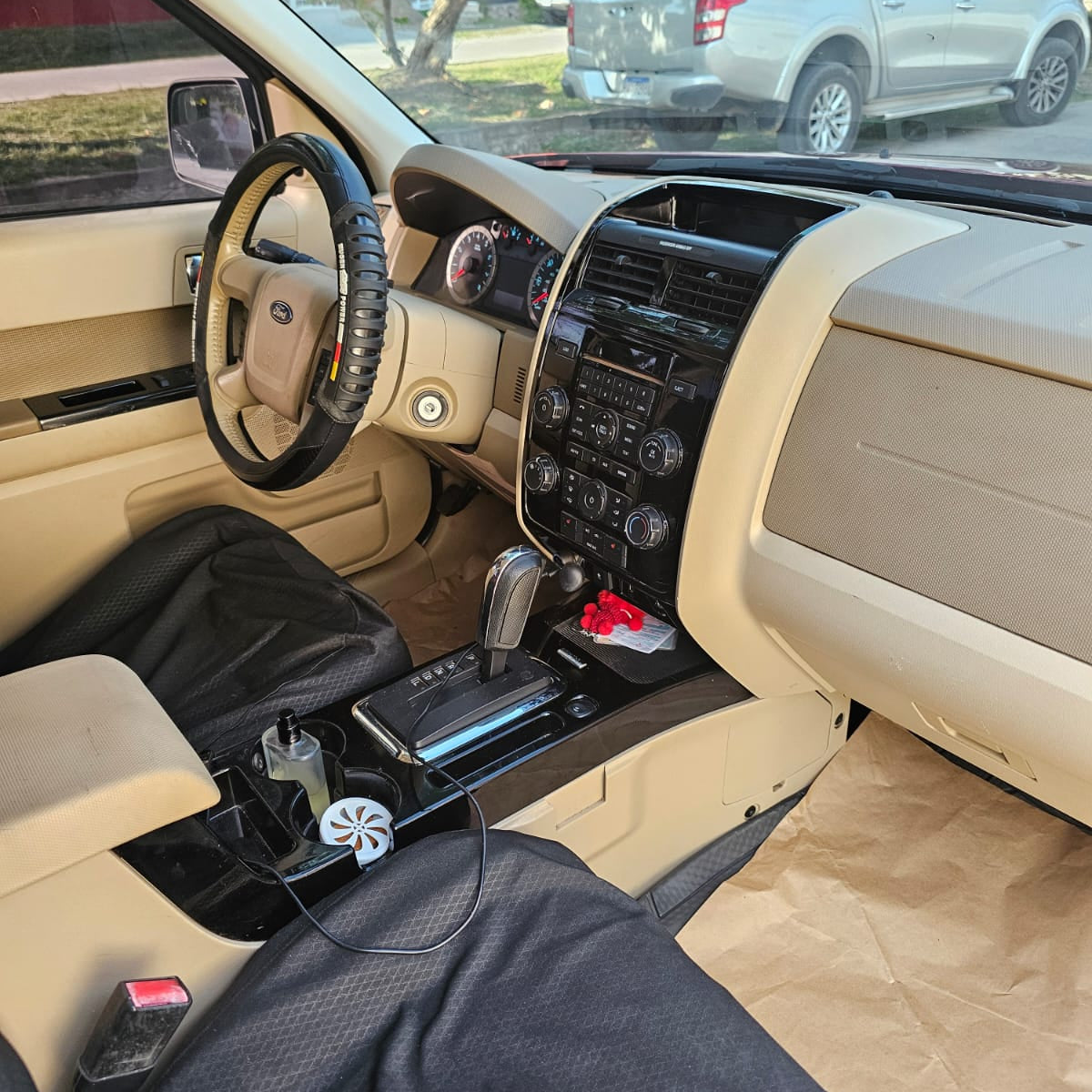 FORD ESCAPE 2010