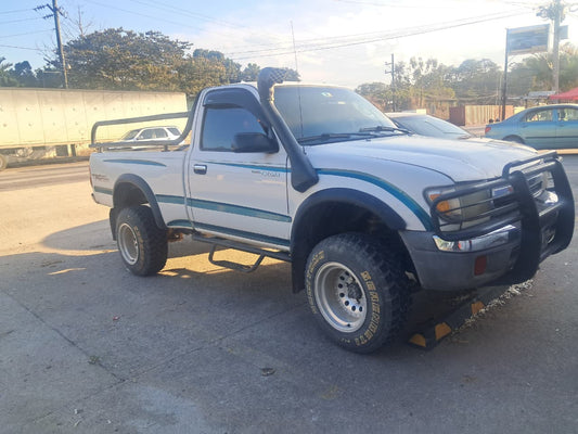 TOYOTA TACOMA 2000