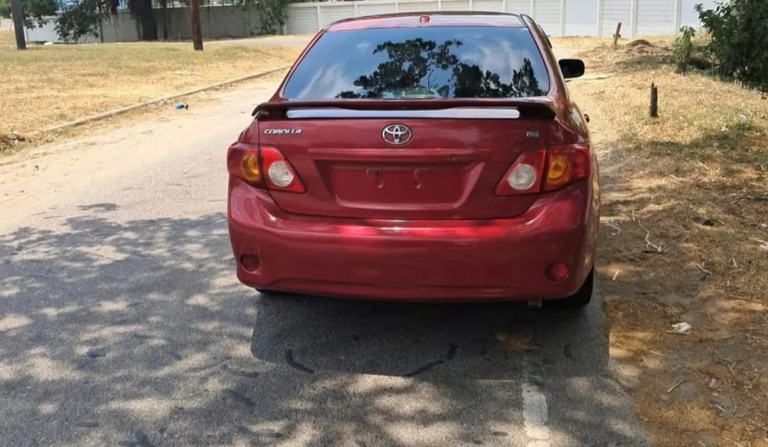 TOYOTA COROLLA 2010