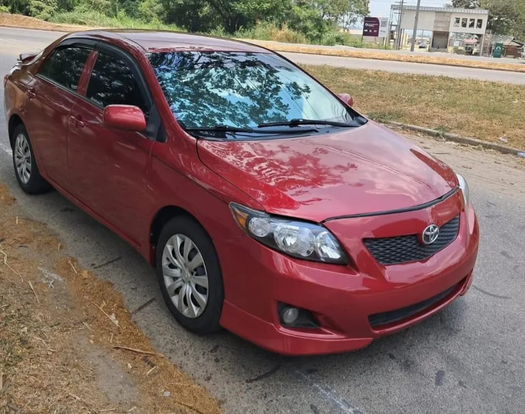 TOYOTA COROLLA 2010