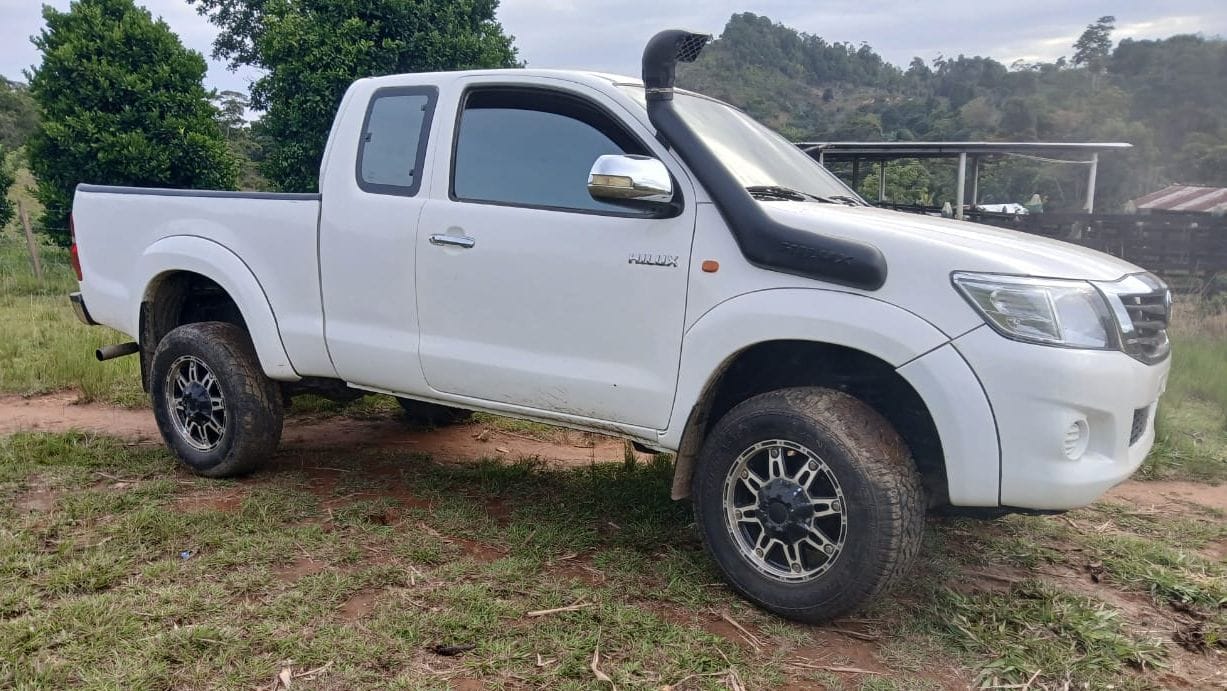 TOYOTA HILUX 2015