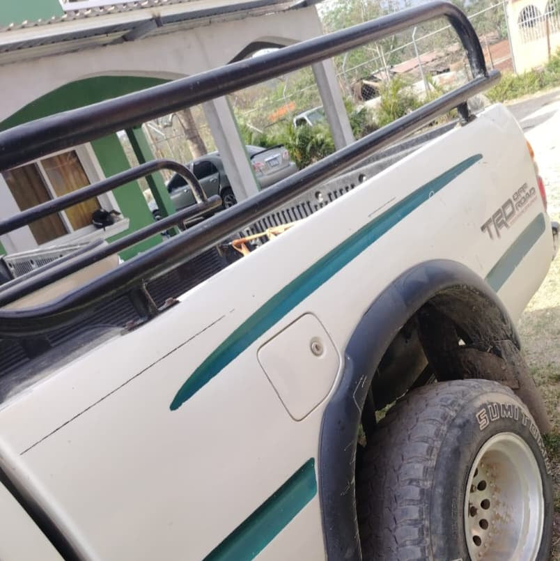 TOYOTA TACOMA 2000