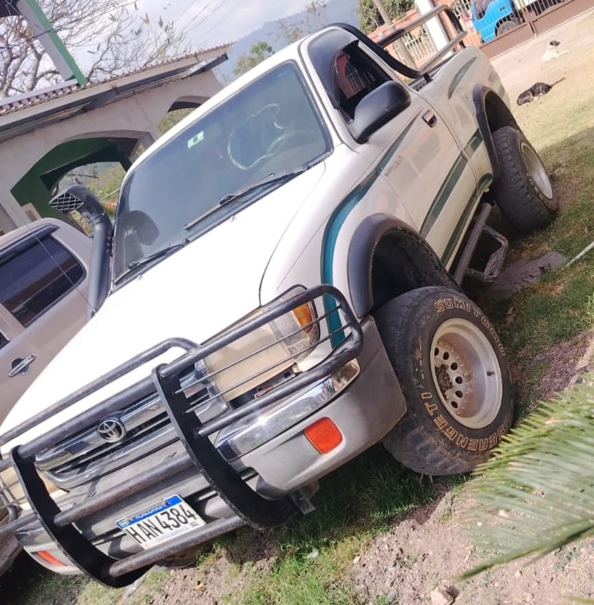 TOYOTA TACOMA 2000