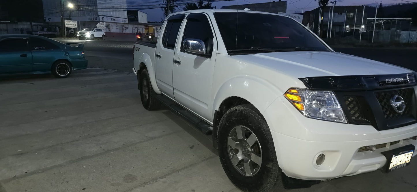 NISSAN FRONTIER 2010