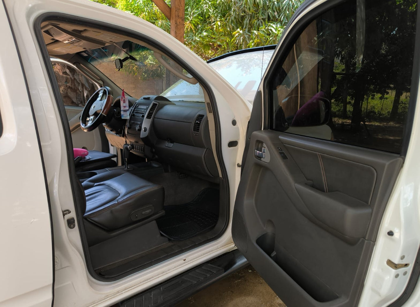 NISSAN FRONTIER 2010