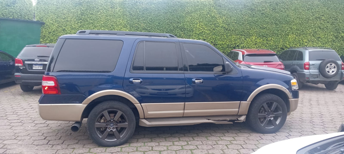 FORD EXPEDITION 2011
