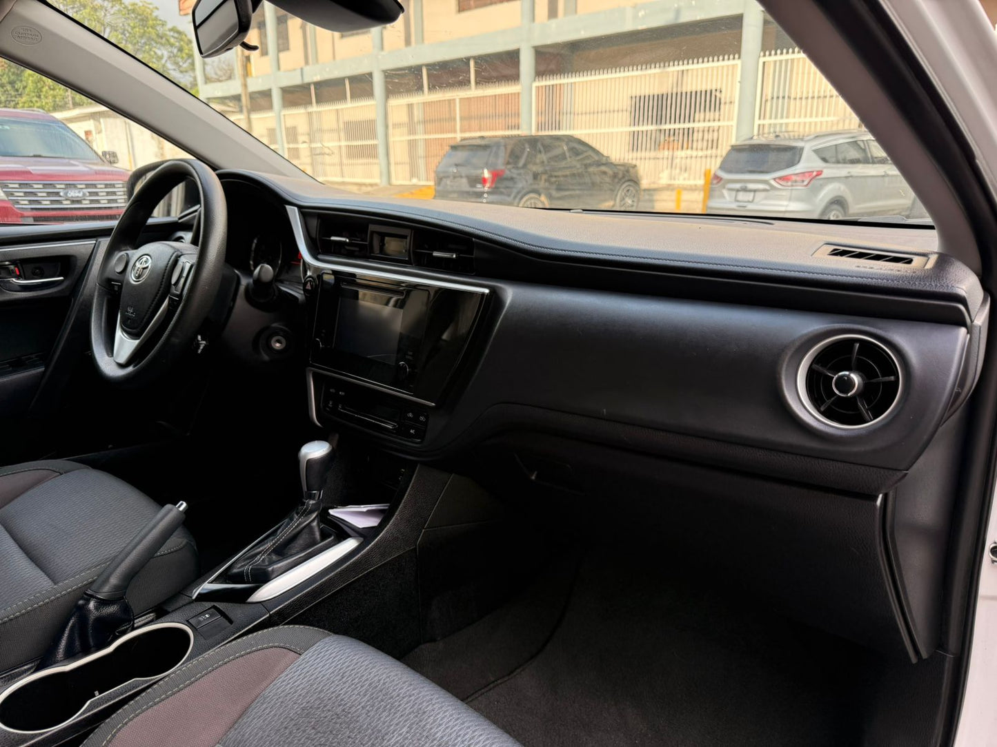 TOYOTA COROLLA 2018