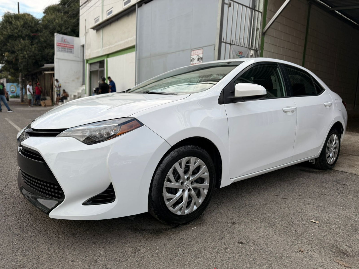 TOYOTA COROLLA 2018