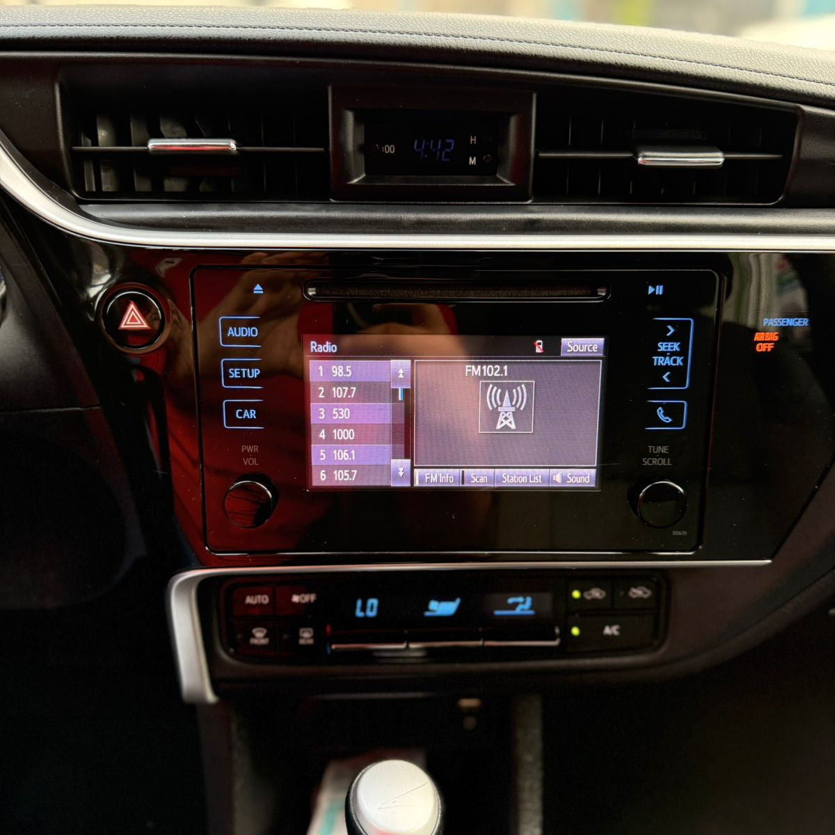 TOYOTA COROLLA 2018