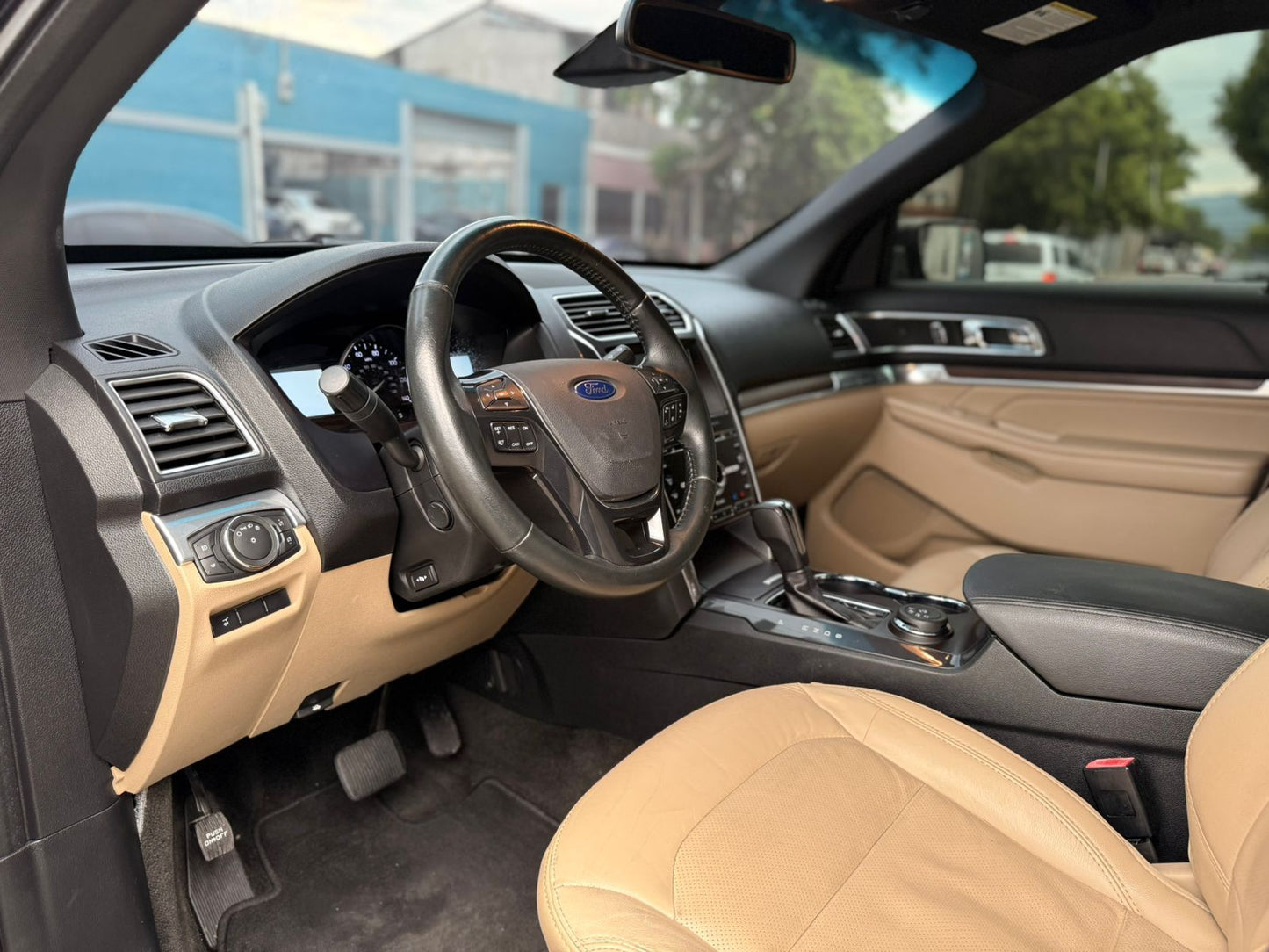 FORD EXPLORER 2017