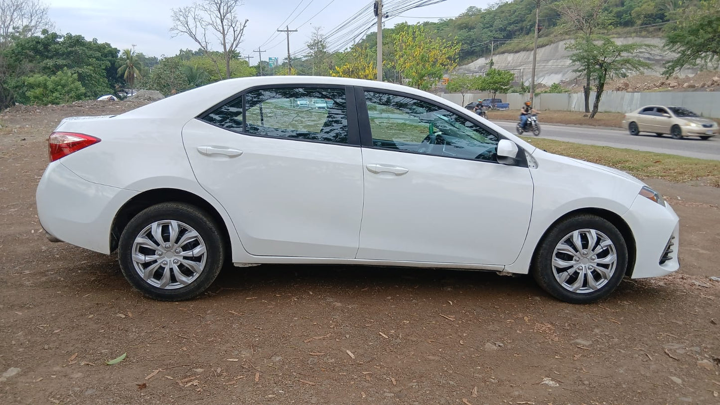 TOYOTA COROLLA 2018