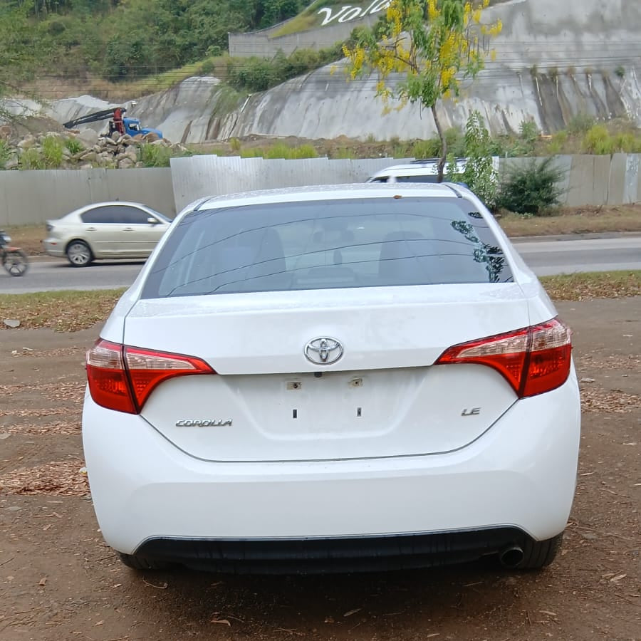 TOYOTA COROLLA 2018