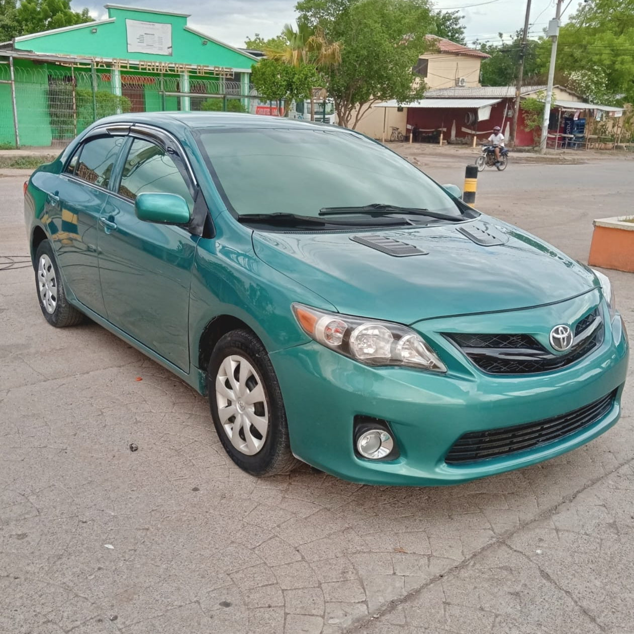 TOYOTA COROLLA 2010