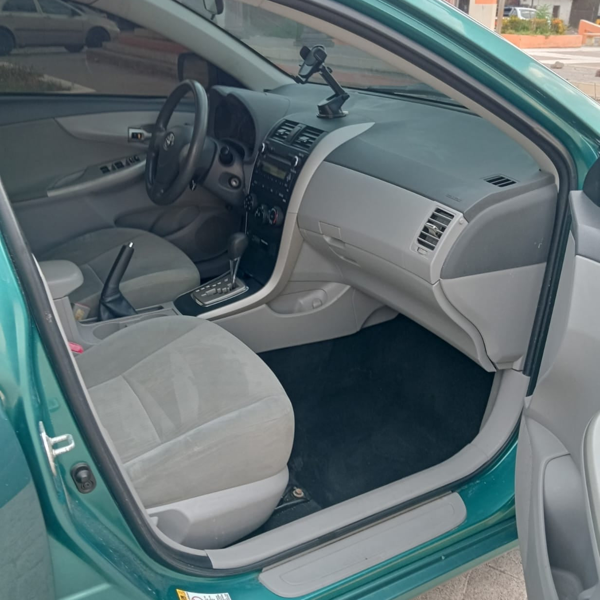 TOYOTA COROLLA 2010