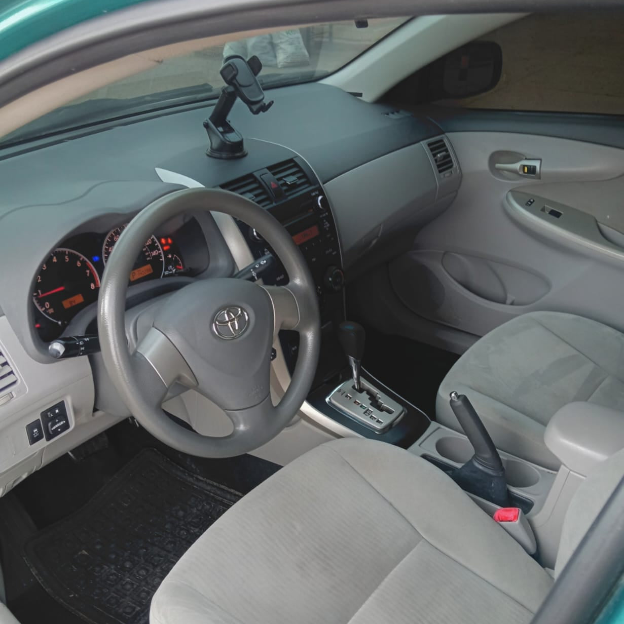 TOYOTA COROLLA 2010
