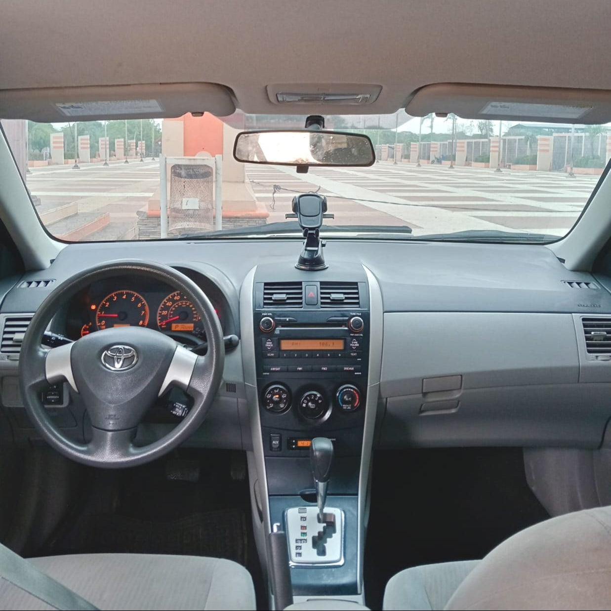 TOYOTA COROLLA 2010