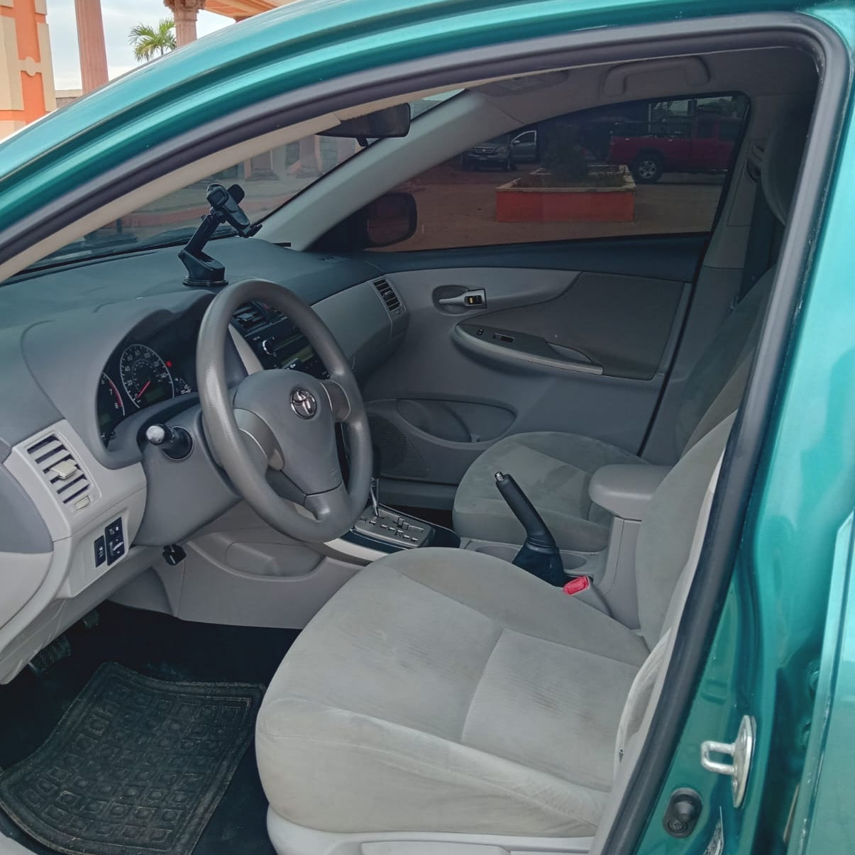 TOYOTA COROLLA 2010