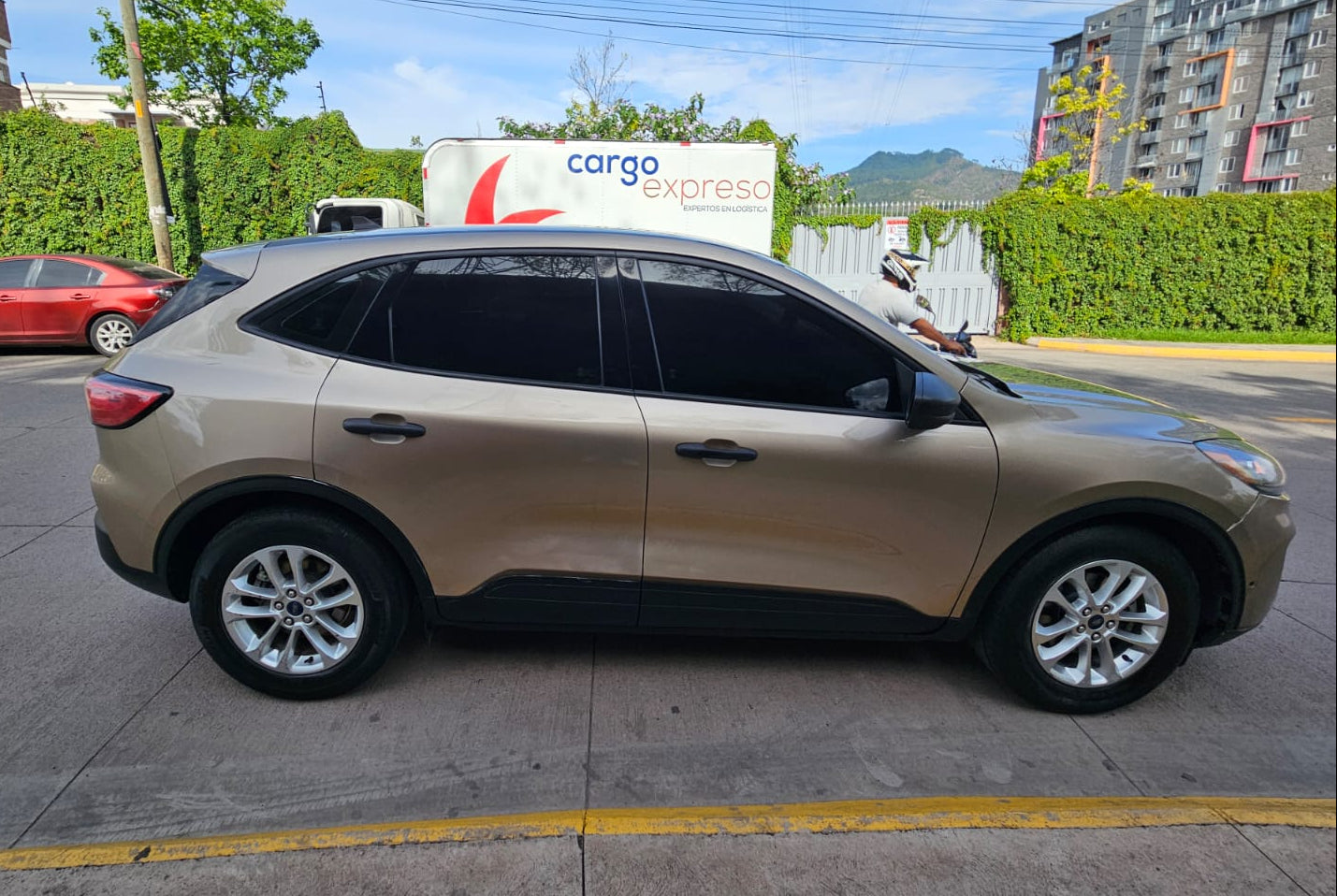 FORD ESCAPE 2021