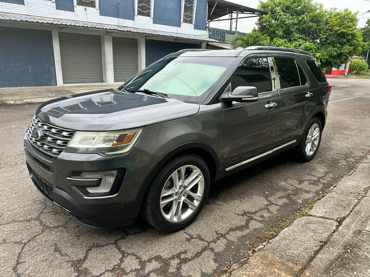 FORD EXPLORER 2016