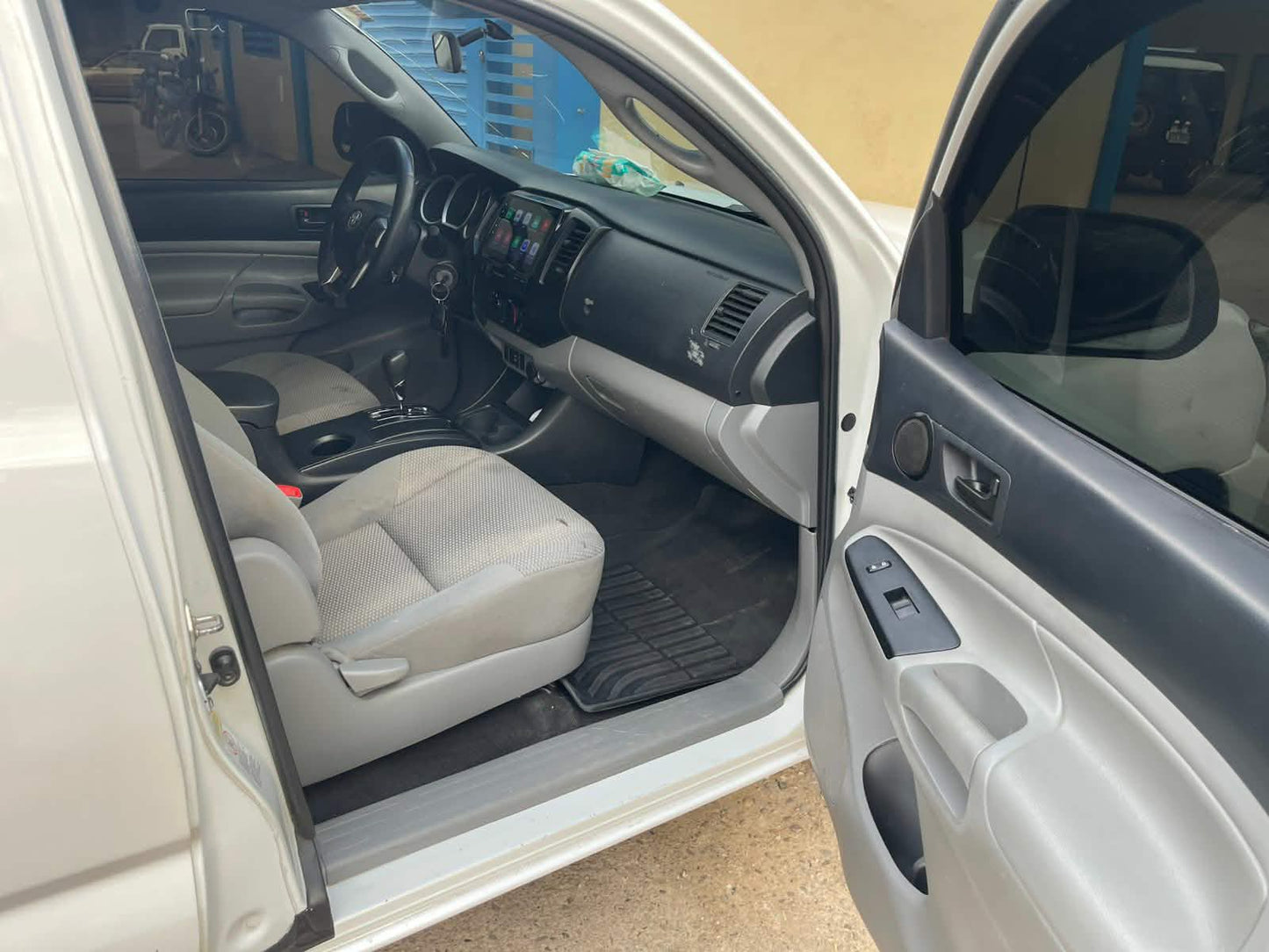 TOYOTA TACOMA 2015
