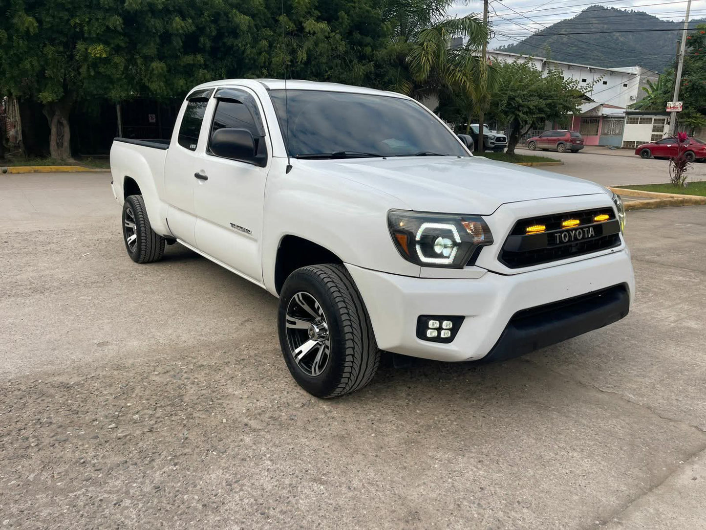 TOYOTA TACOMA 2015