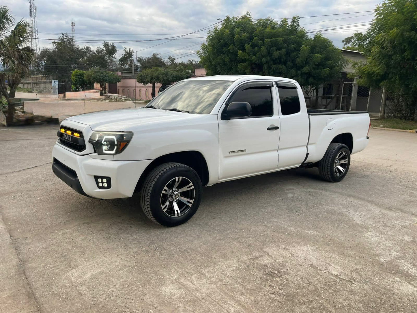 TOYOTA TACOMA 2015