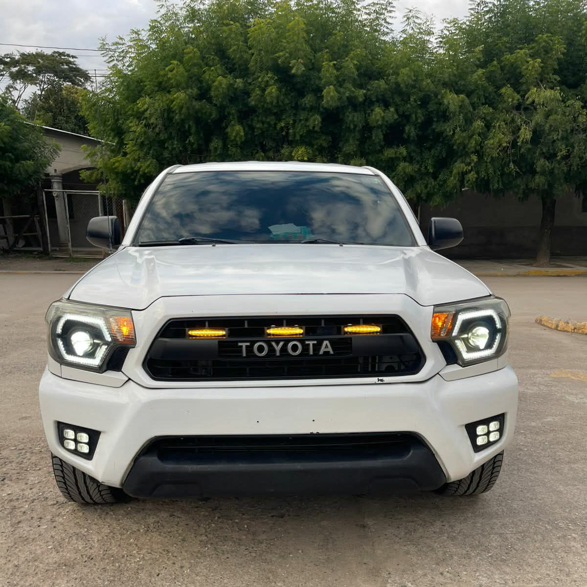 TOYOTA TACOMA 2015