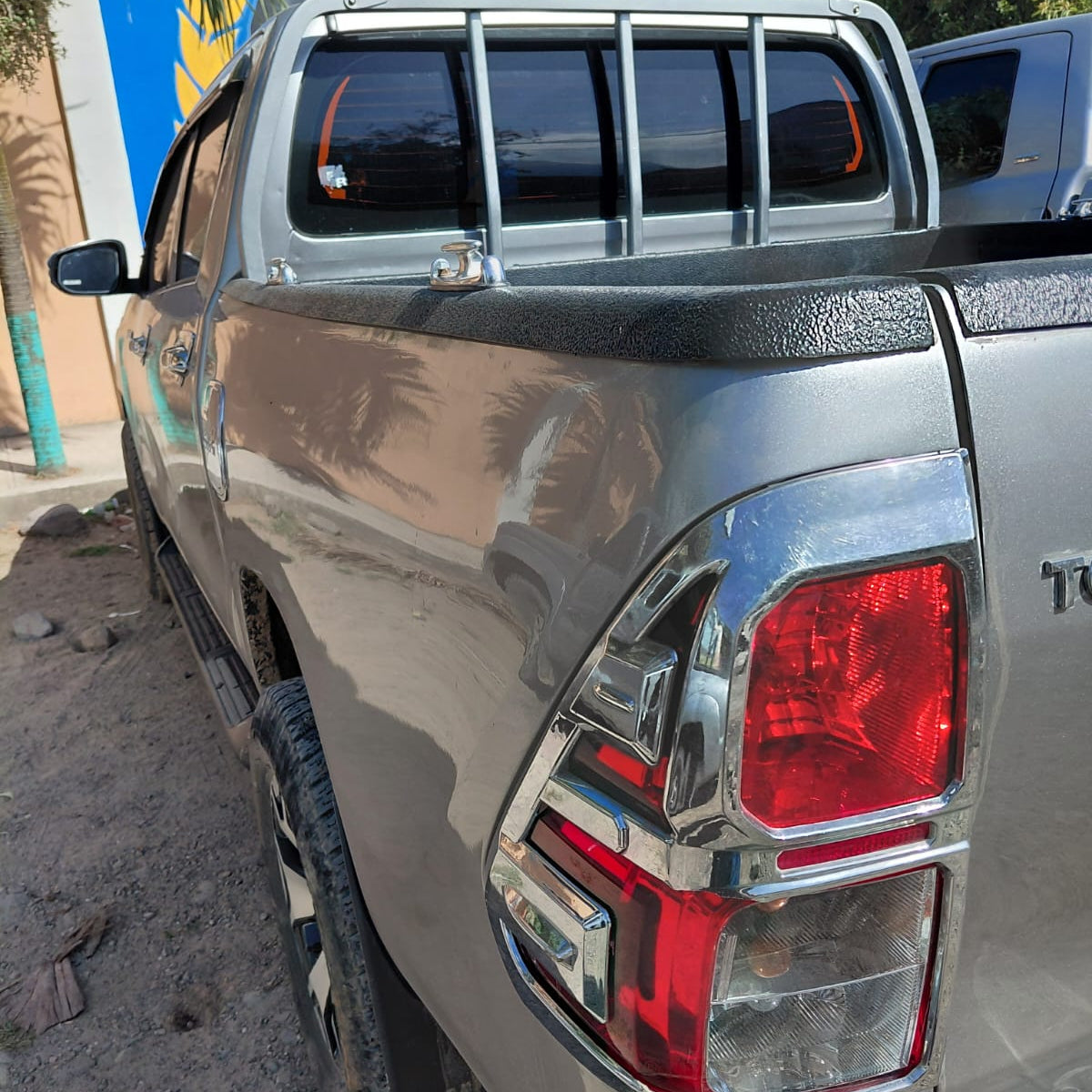 TOYOTA HILUX 2023